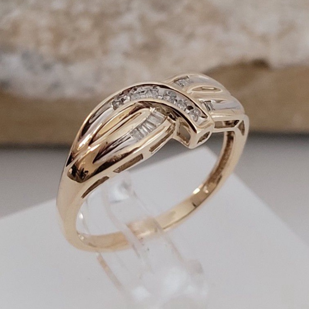 10k Solid Gold Ring Size 7.75 - image 4